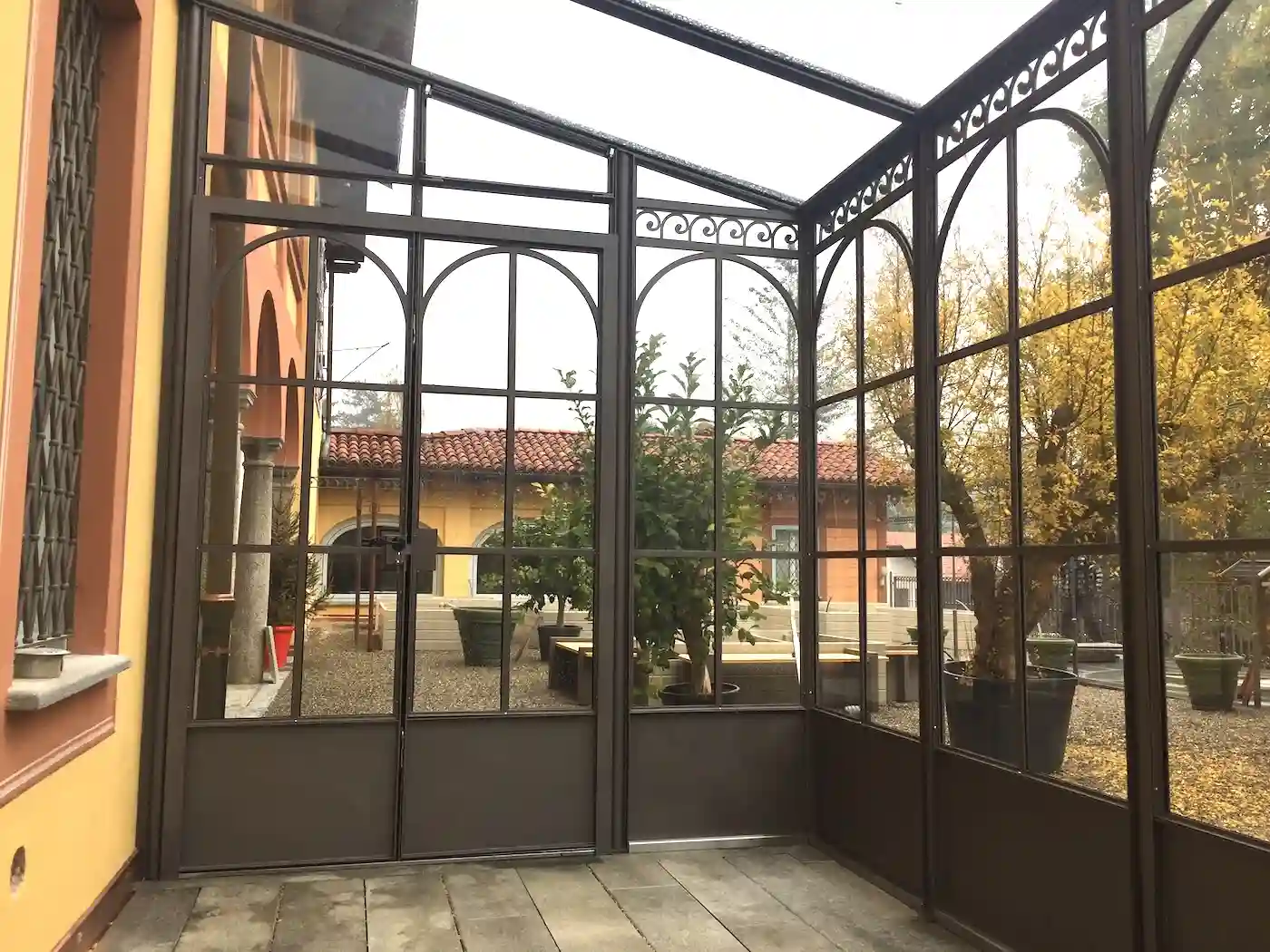 interno serra in ferro