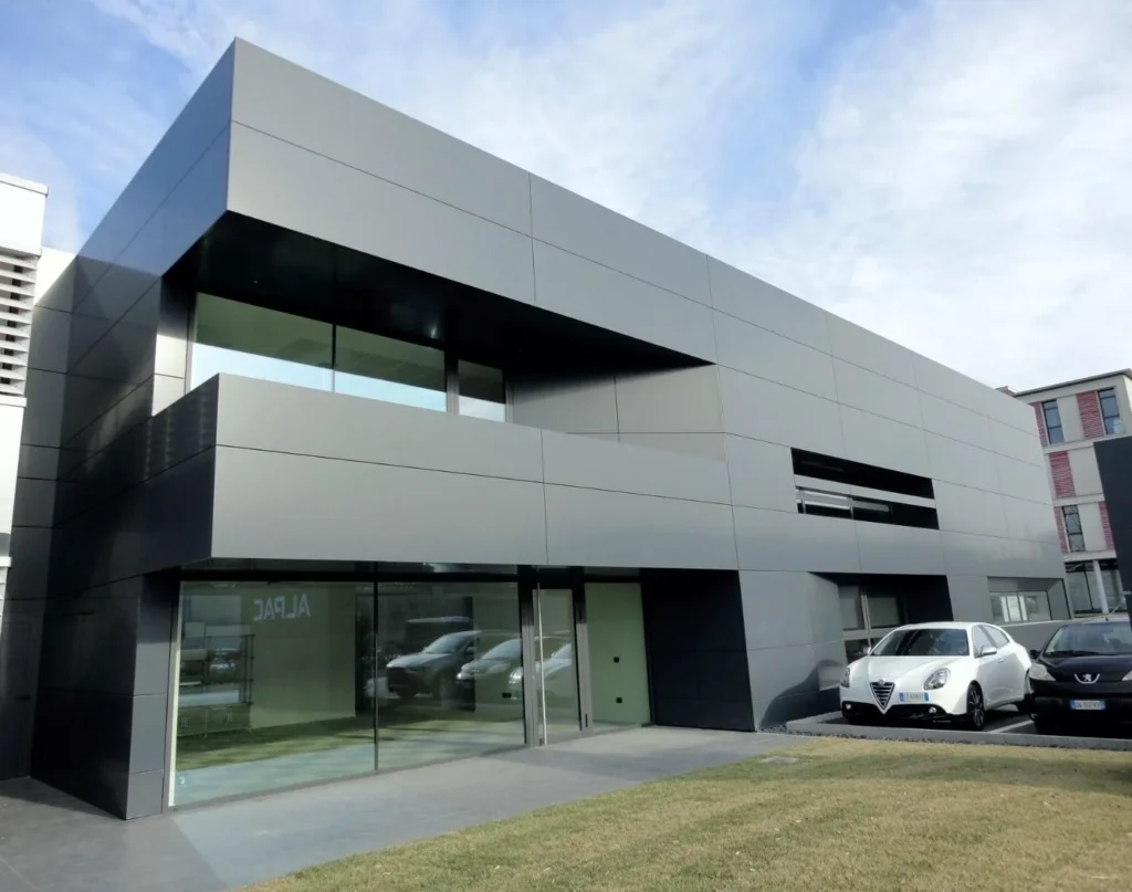 rivestimento facciata commerciale alucobond